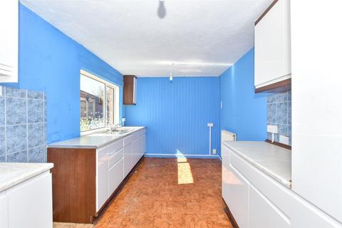 3 bedroom end of terrace house for sale, Oakshott Drive, Havant PO9