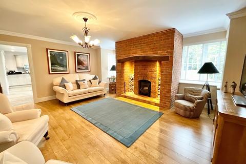 5 bedroom detached house for sale, Westwood Close, Weston, CW2