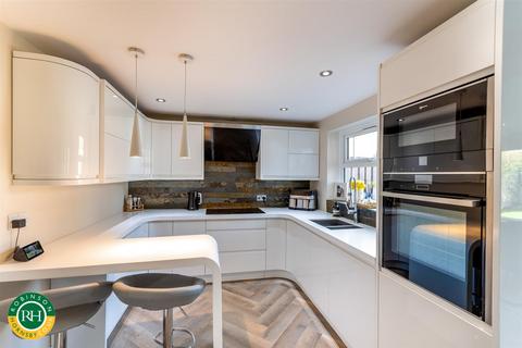 25 Broom Close, Worksop, S81 7QZ