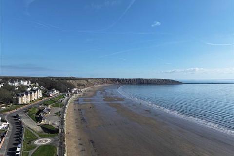 2 bedroom apartment for sale, Deepdene, The Beach, Filey