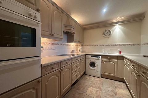 2 bedroom apartment for sale, Deepdene, The Beach, Filey