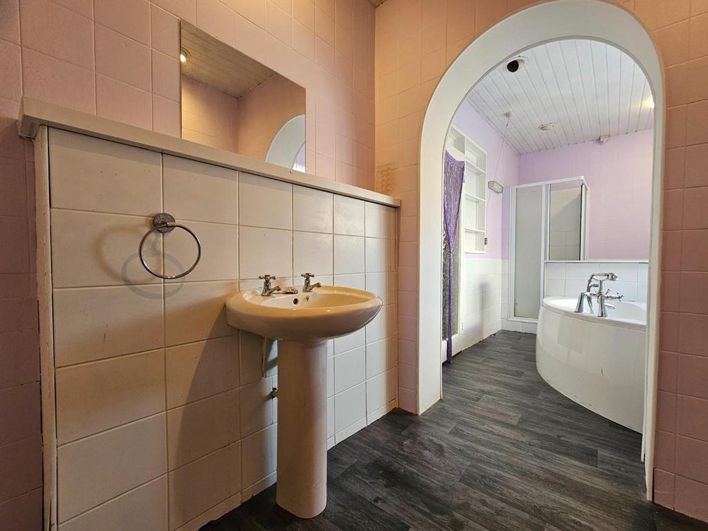 Family bathroom