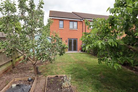 8 Cottle Close, Glastonbury, BA6 8FP