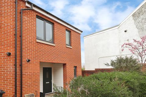 8 Cottle Close, Glastonbury, BA6 8FP