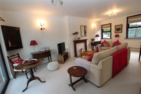 4 bedroom cottage for sale, Markland Hill Lane, Bolton BL1