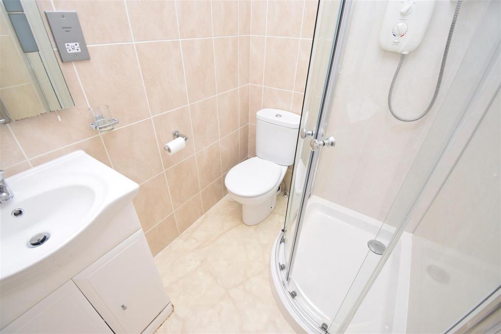 Bedroom one en suite shower room.jpg