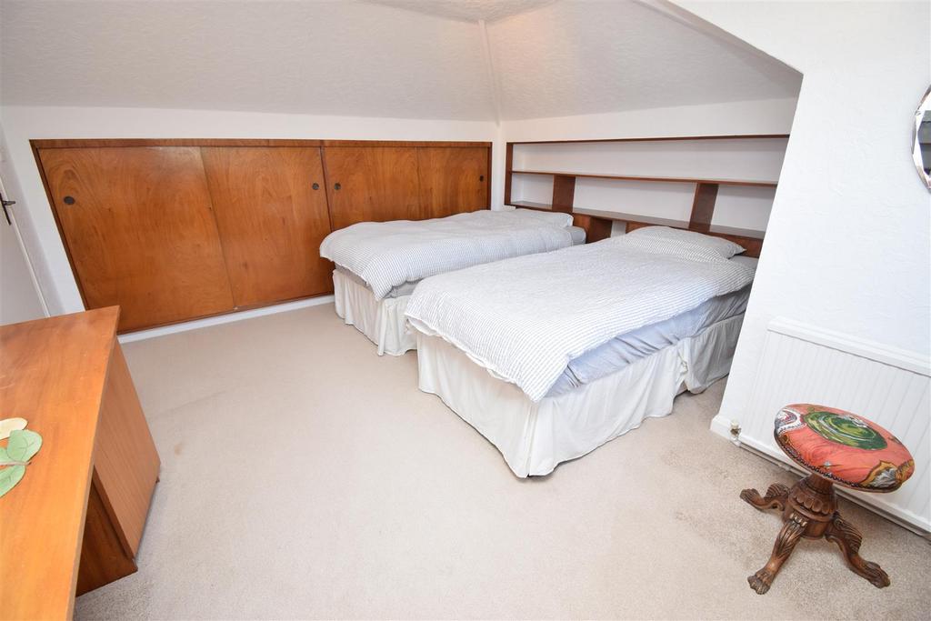 Bedroom three (2).jpg