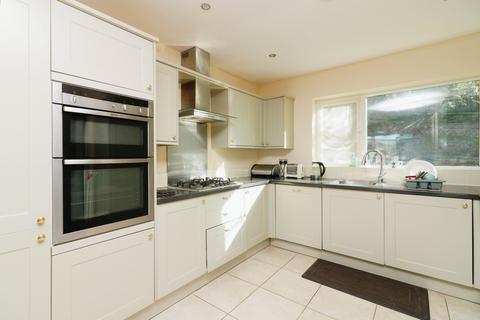 4 bedroom detached house to rent, Carleton Rise, Welwyn, AL6