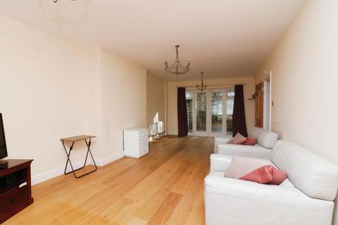 4 bedroom detached house to rent, Carleton Rise, Welwyn, AL6