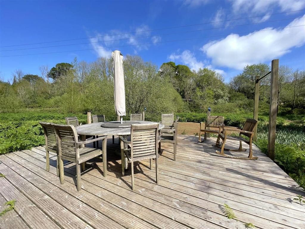 Summerhouse deck 2.jpeg
