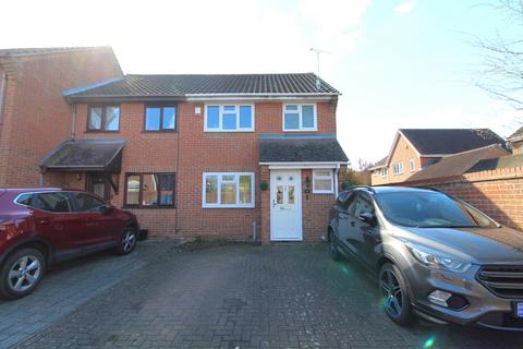 3 bedroom semi-detached house to rent, Sunnyside, Langdon Hills, Basildon, SS16 6TF