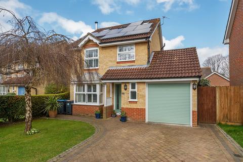 10 Stanley Close, Coulsdon, CR5 2LN