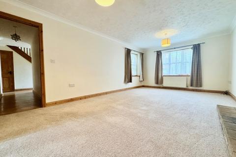 4 bedroom detached house to rent, Williams Way, West Row, Suffolk, IP28