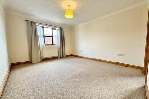 4 bedroom detached house to rent, Williams Way, West Row, Suffolk, IP28