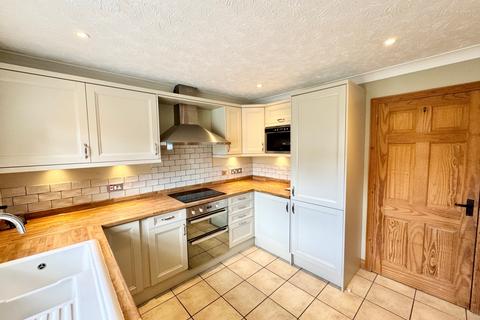 4 bedroom detached house to rent, Williams Way, West Row, Suffolk, IP28