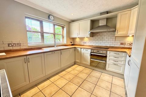 4 bedroom detached house to rent, Williams Way, West Row, Suffolk, IP28