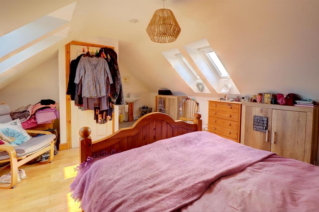 Bedroom 1 ii.jpg