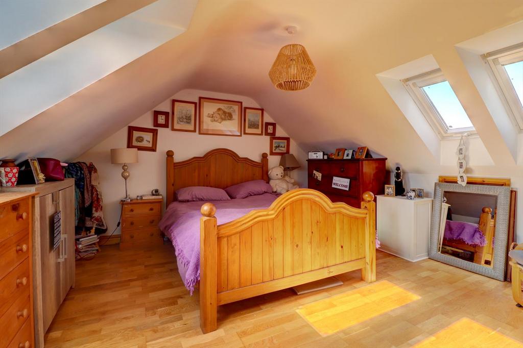 Bedroom 1.jpg