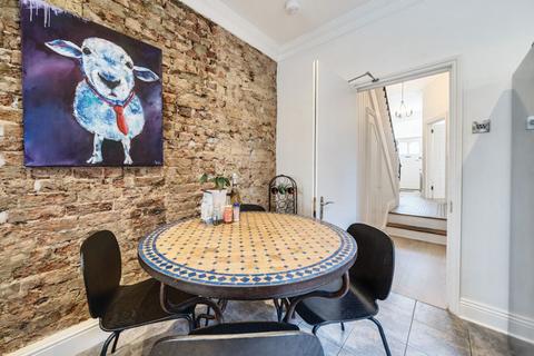15 Faraday Road, London, W3 6JB