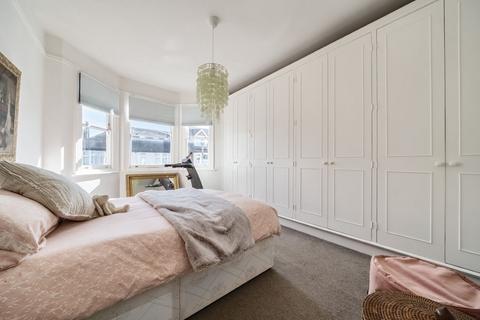 15 Faraday Road, London, W3 6JB