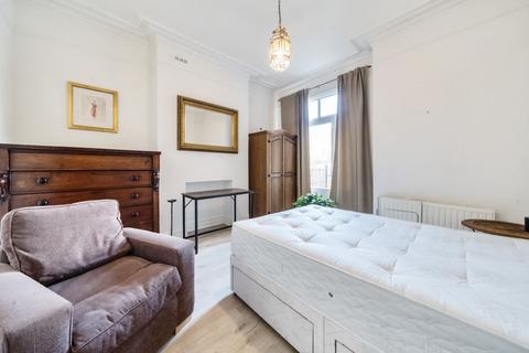 15 Faraday Road, London, W3 6JB
