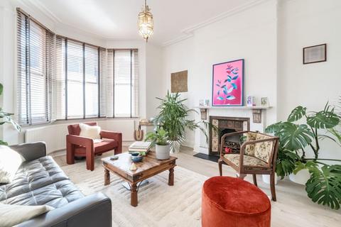 15 Faraday Road, London, W3 6JB