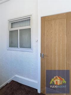 2 bedroom flat to rent, Lord Street, Southport PR8