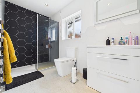 4 bedroom semi-detached house for sale, Giffords Cross Avenue, Corringham, SS17