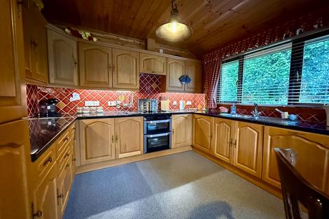 16 Bryniau, Brithdir, Dolgellau, LL40 2TY