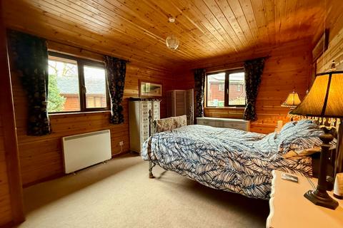 16 Bryniau, Brithdir, Dolgellau, LL40 2TY