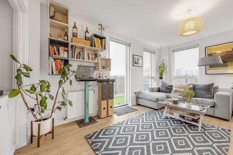 1 bedroom apartment for sale, at Elmwood Court, 38 Battersea Park Road, London SW11