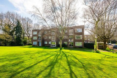 2 bedroom flat for sale, Malcolm Way, Snaresbrook