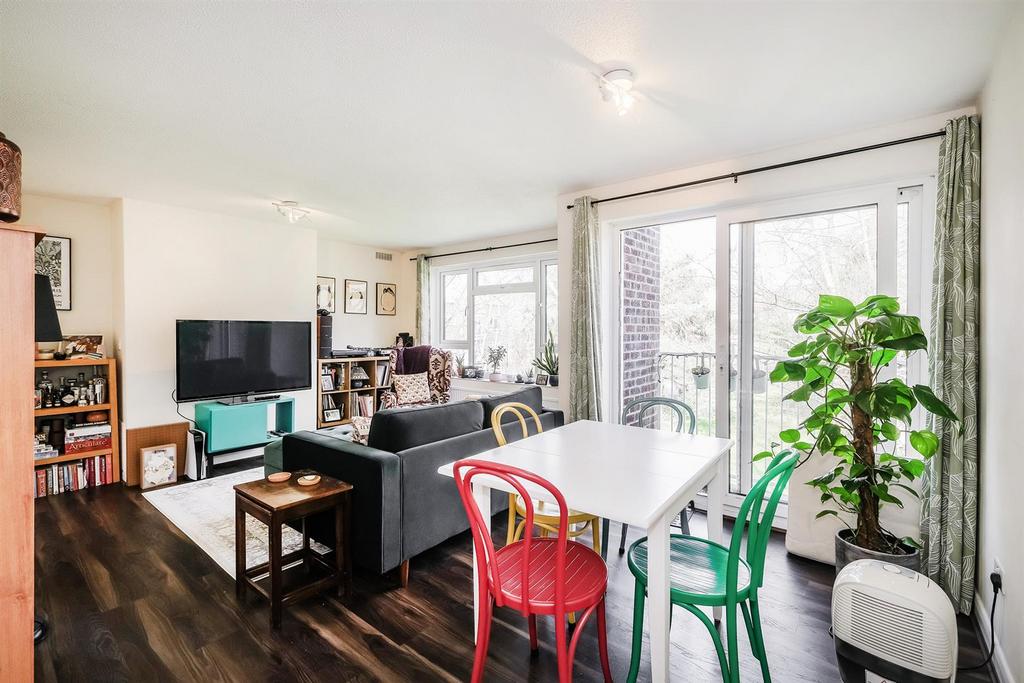 60 Malcolm Way-5 web.jpg