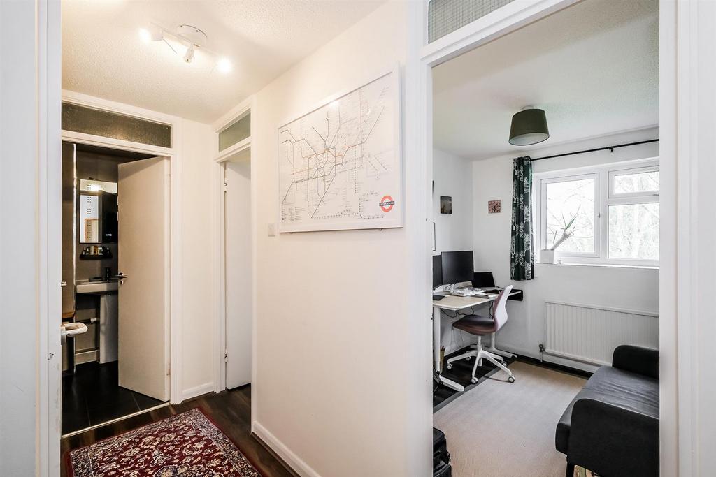 60 Malcolm Way-17 web.jpg
