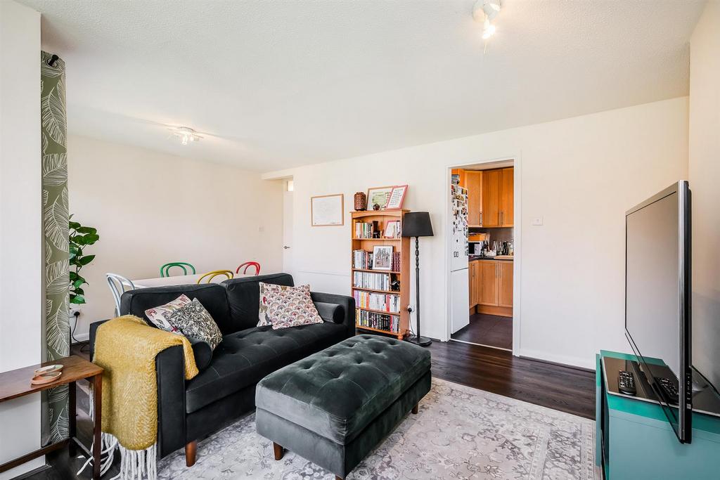 60 Malcolm Way-9 web.jpg