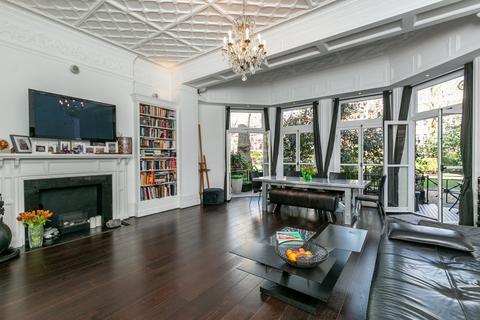 Bramham Gardens, London, SW5