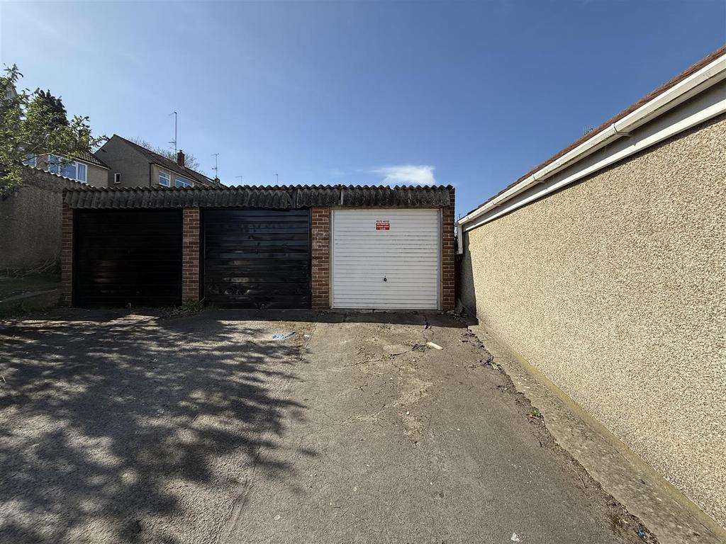 Garage.jpeg