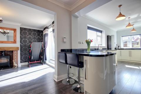 3 bedroom semi-detached house for sale, Southwood Road, Cottingham
