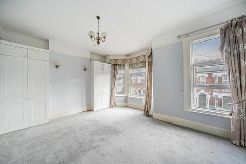 19 Ashmere Grove, London, SW2 5UH
