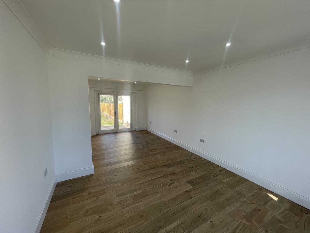 3 Bedroom Terraced house for Rent