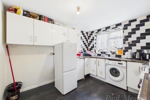 44 Kestrel Way, New Addington, Croydon, CR0 0HL