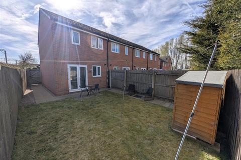 2 bedroom end of terrace house for sale, Kingfisher Crescent, Sandbach