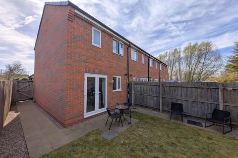 2 bedroom end of terrace house for sale, Kingfisher Crescent, Sandbach