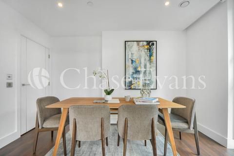 3 bedroom flat for sale, Altitude Point, Alie Street, Aldgate, London, E1
