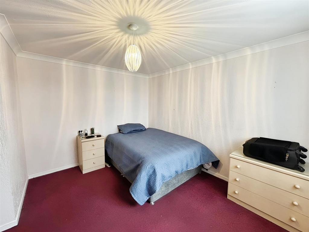 975d4f94-Bedroom 20 Two 201.jpg