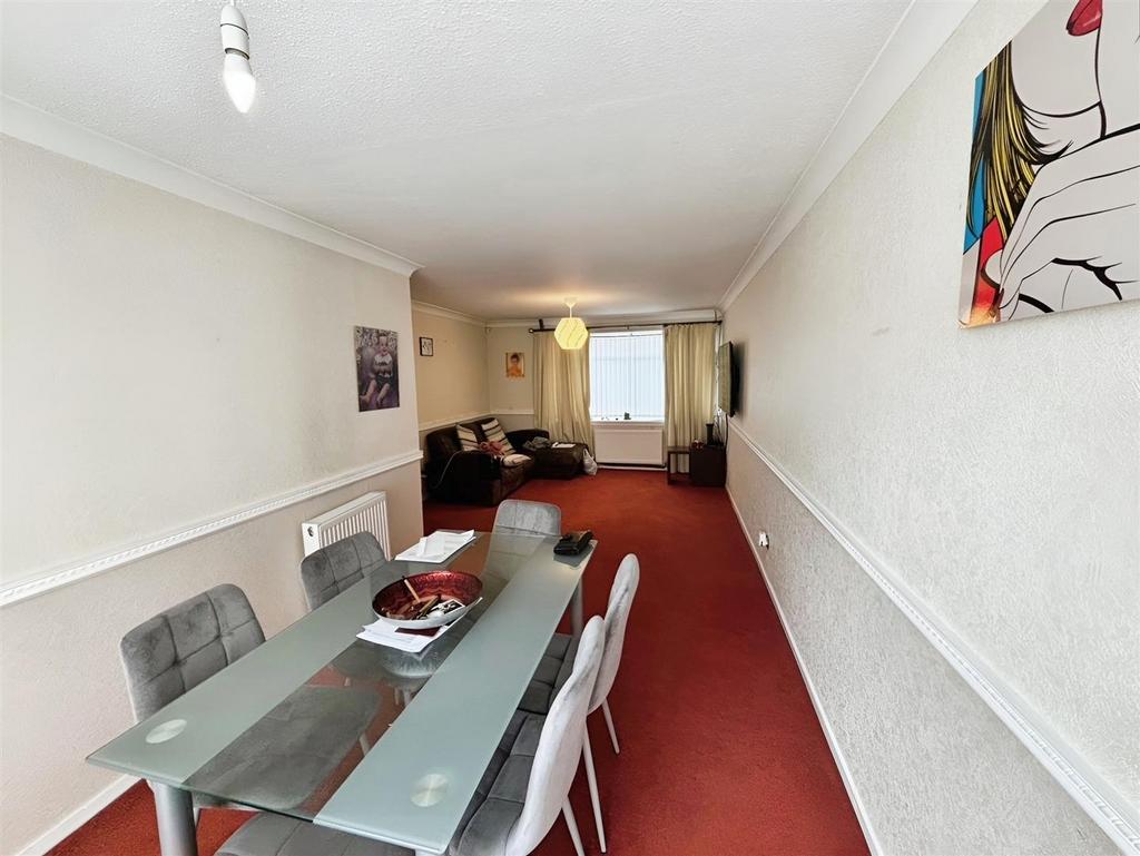 0cc48b31-Living 20 Room 202.jpg