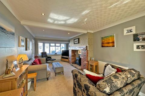 14 Kirkstone Crescent, Wombourne, Wolverhampton, WV5 8EH