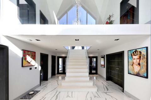 5 bedroom detached house for sale, Blackpond Lane, Farnham Royal, Buckinghamshire, SL2