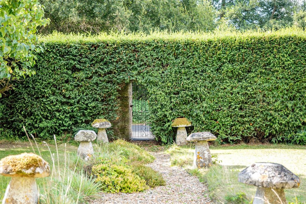 Front Hedge