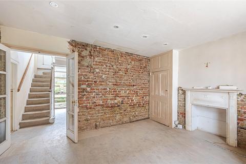 5 Bridge Lane, London, SW11 3AD